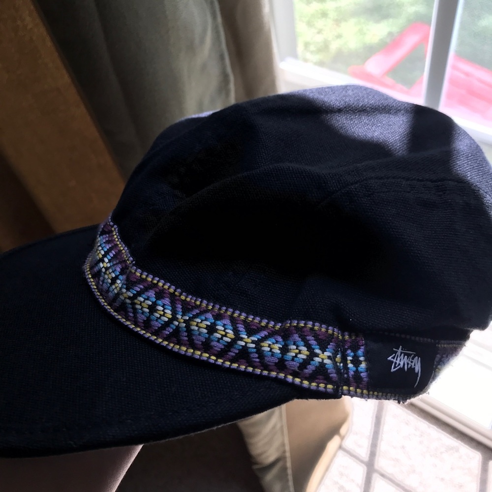 Stussy Hat size SMALL but adjustable color black
